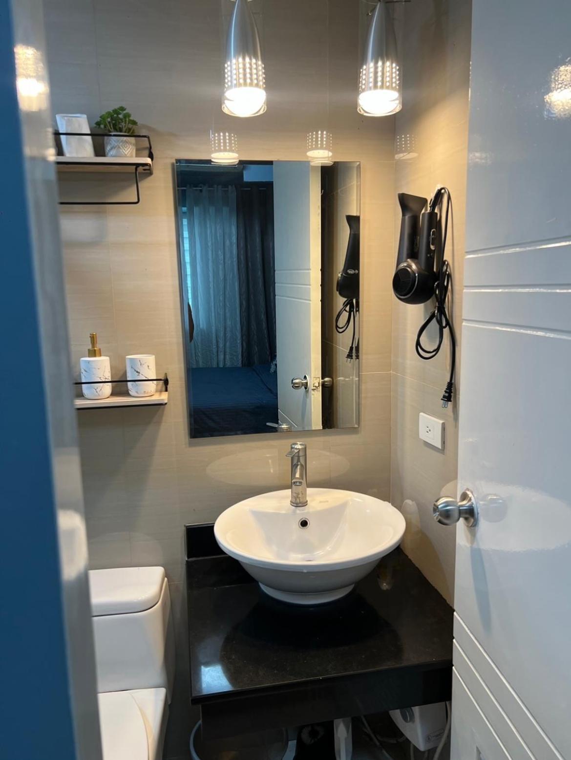 Fort Bonifacio Bgc Condo Taguig Buitenkant foto